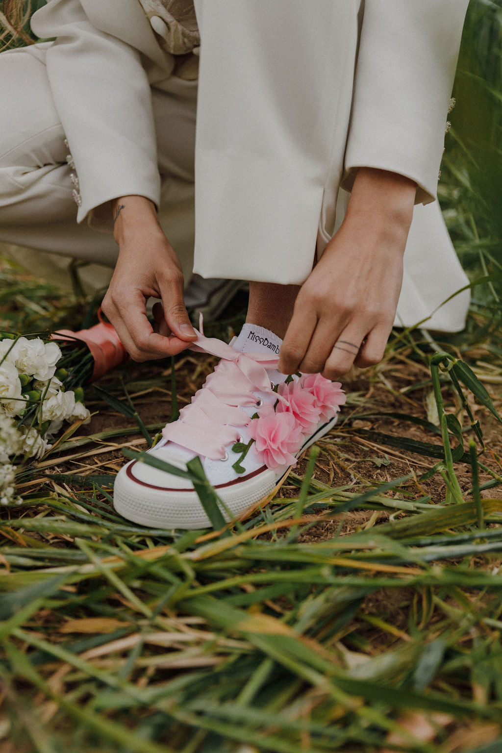 ✨Pantalón pitillo de novia Cannes para novias que pisan fuerte