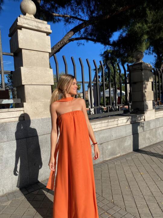 Vestido naranja pañuelo